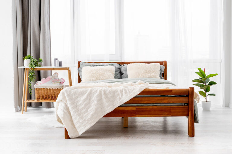 review-wooden-baby-bed-best-choice-for-kids-01